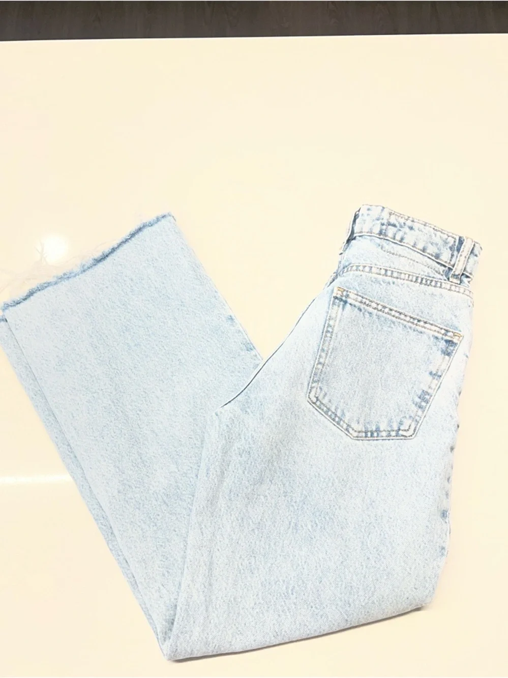 Light Blue raw hem Zara jeans - Picture 5 of 7